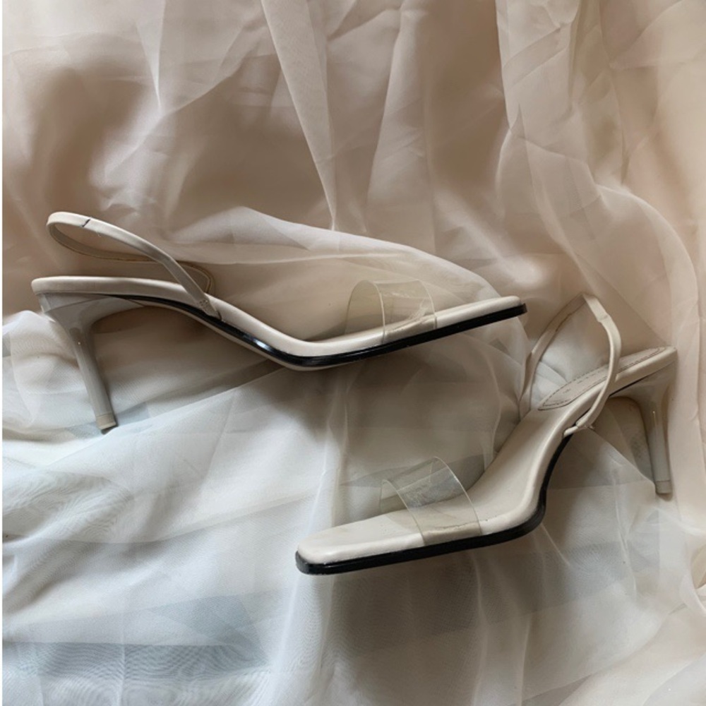 Fabulous Open-Toe Kitten Heel Sandals